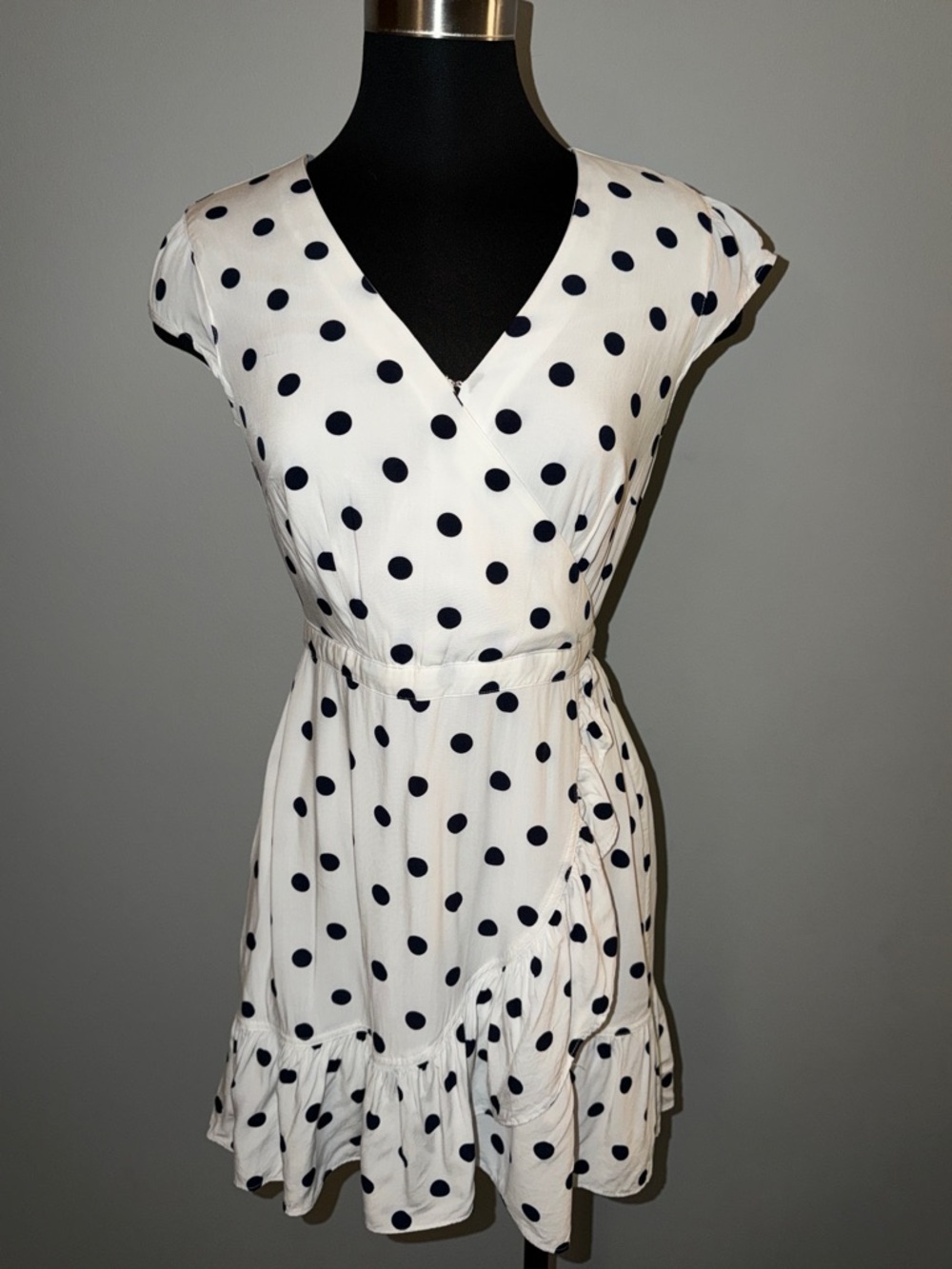 J Crew Size 2 White and Black Polka Dot V-Neck Dress - Picture 2 of 12